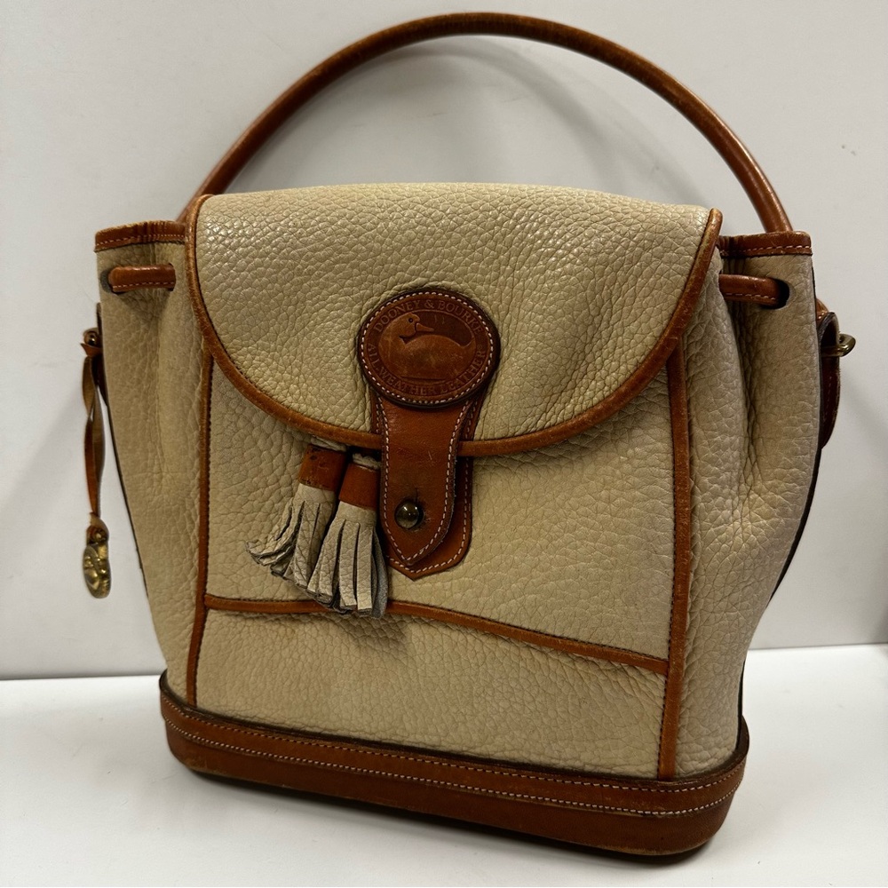Vintage Dooney & Bourke Cream & Tan Pebble Leather Shoulder Bag